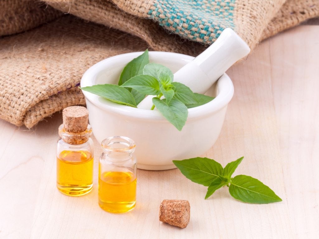 Préparation d'huiles essentielles pour le massage