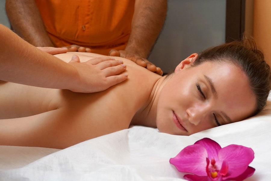 Massage aux huiles essentielles inspirées de l'Ayurveda