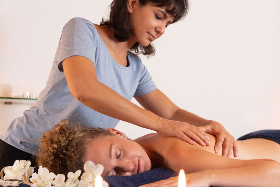 Massage relaxant et thérapeutique vers Cheseaux