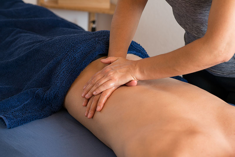 Massage du dos, pour relâcher la musculature et le stress